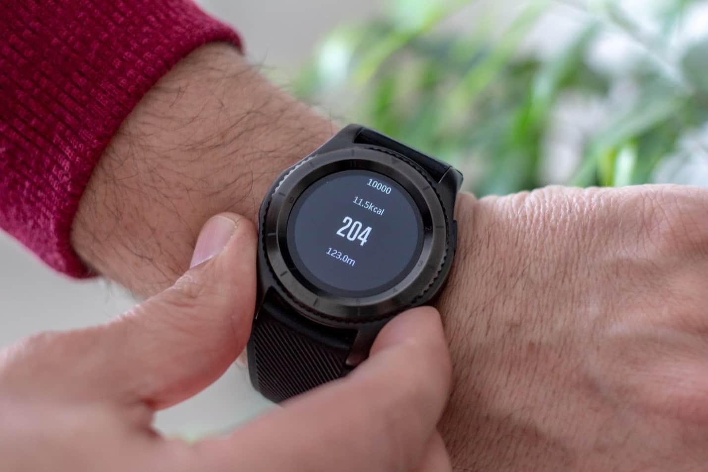 how to use a smartwatch safely how to use a smartwatch safely